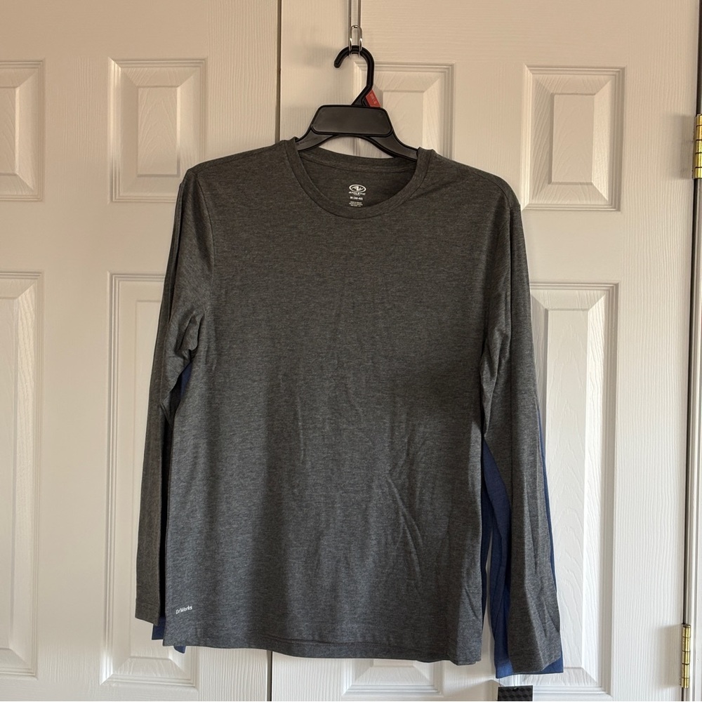 NWT Two Athletic Men's Gray/Blue Long Sleeve Tee Shirts Men size M